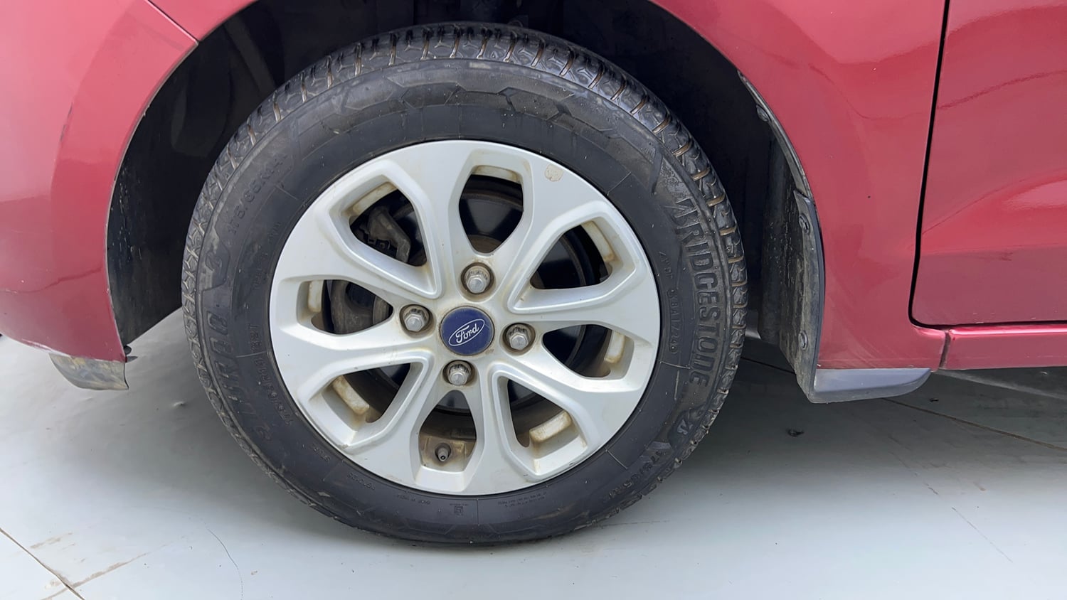 Used 2016 Ford Figo Titanium1.5 TDCi Diesel Manual tyres LEFT FRONT TYRE RIM VIEW