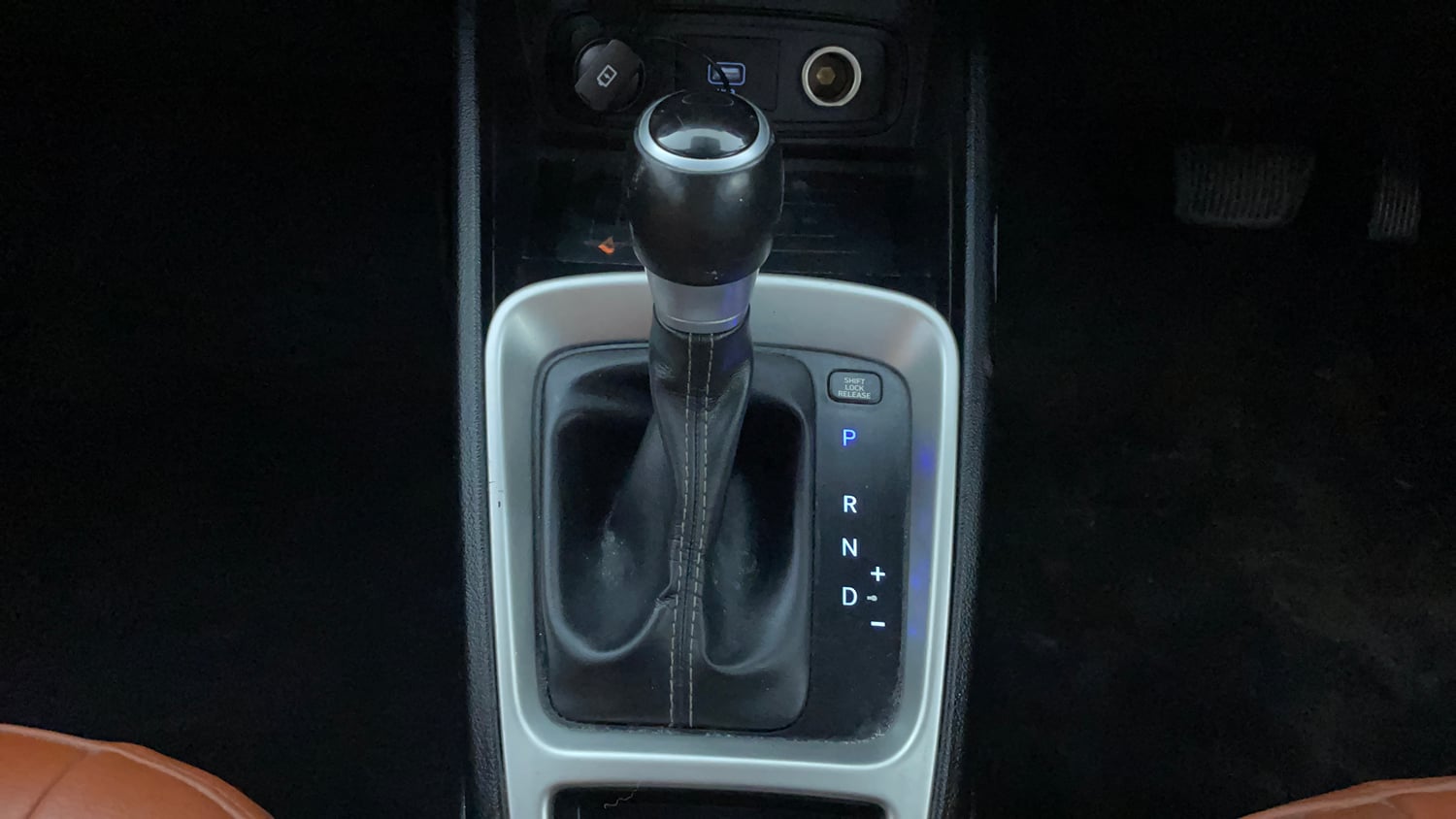 Used 2021 Hyundai Venue SX Plus 1.0 Turbo DCT Petrol Automatic interior GEAR  KNOB VIEW