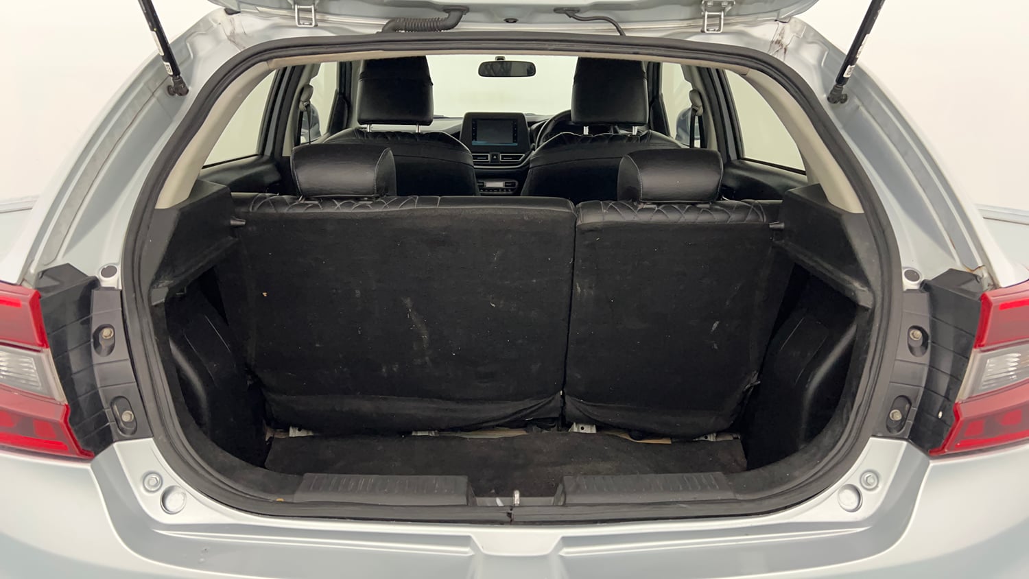Used 2022 Maruti Suzuki Baleno Zeta MT Petrol Manual interior DICKY INSIDE VIEW