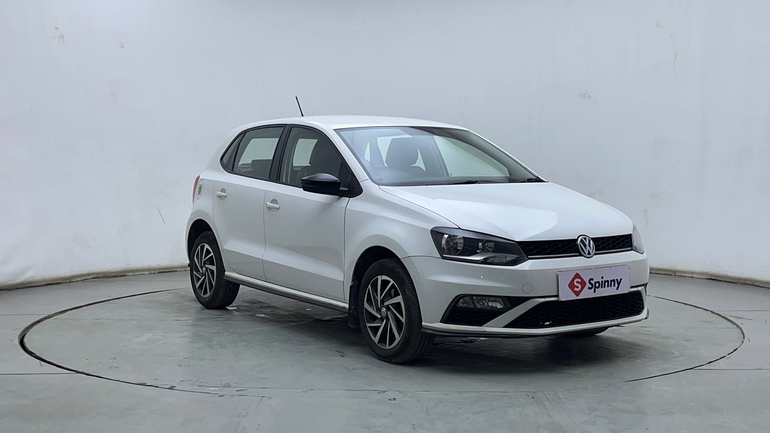 Used 2020 Volkswagen Polo Comfortline Plus 1.0L MPI Petrol Manual exterior RIGHT FRONT CORNER VIEW