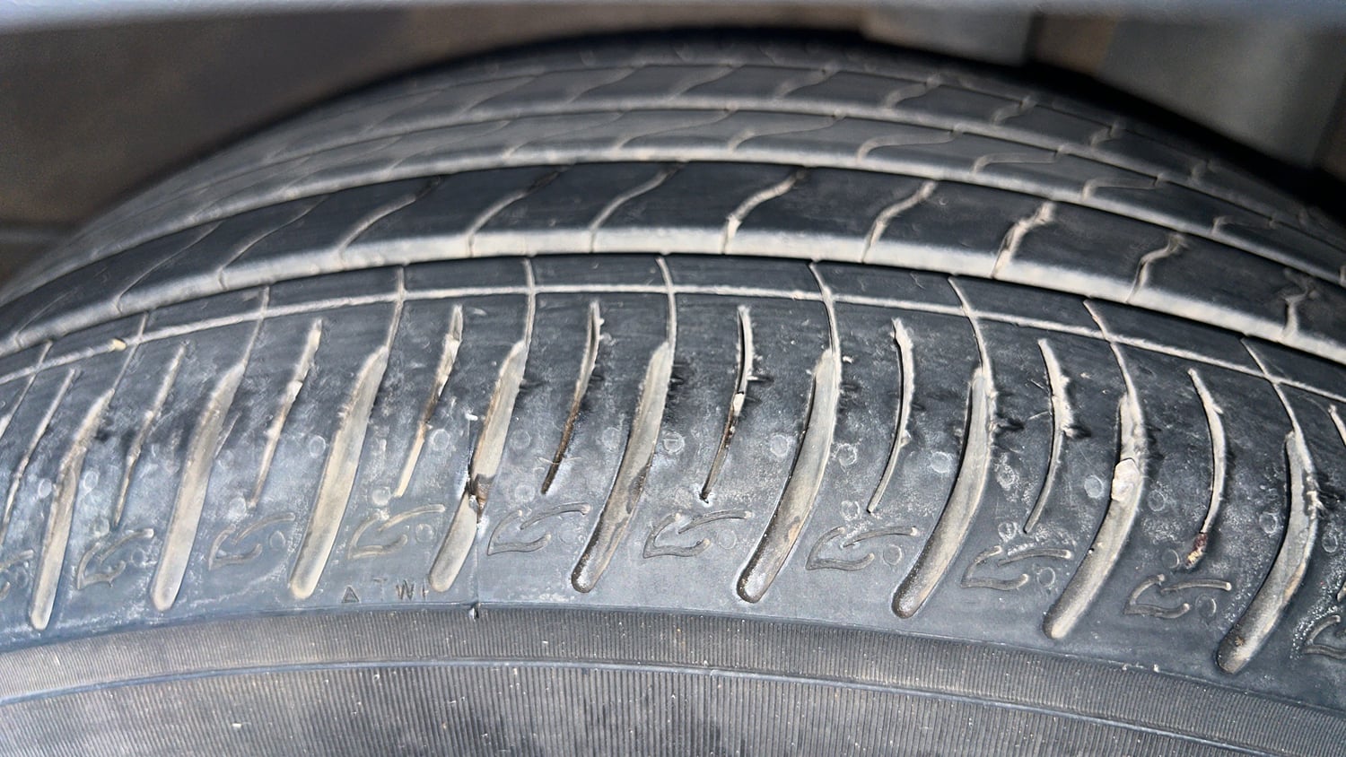 Used 2023 Kia Sonet HTK 1.2 Petrol MT Petrol Manual tyres LEFT REAR TYRE TREAD VIEW