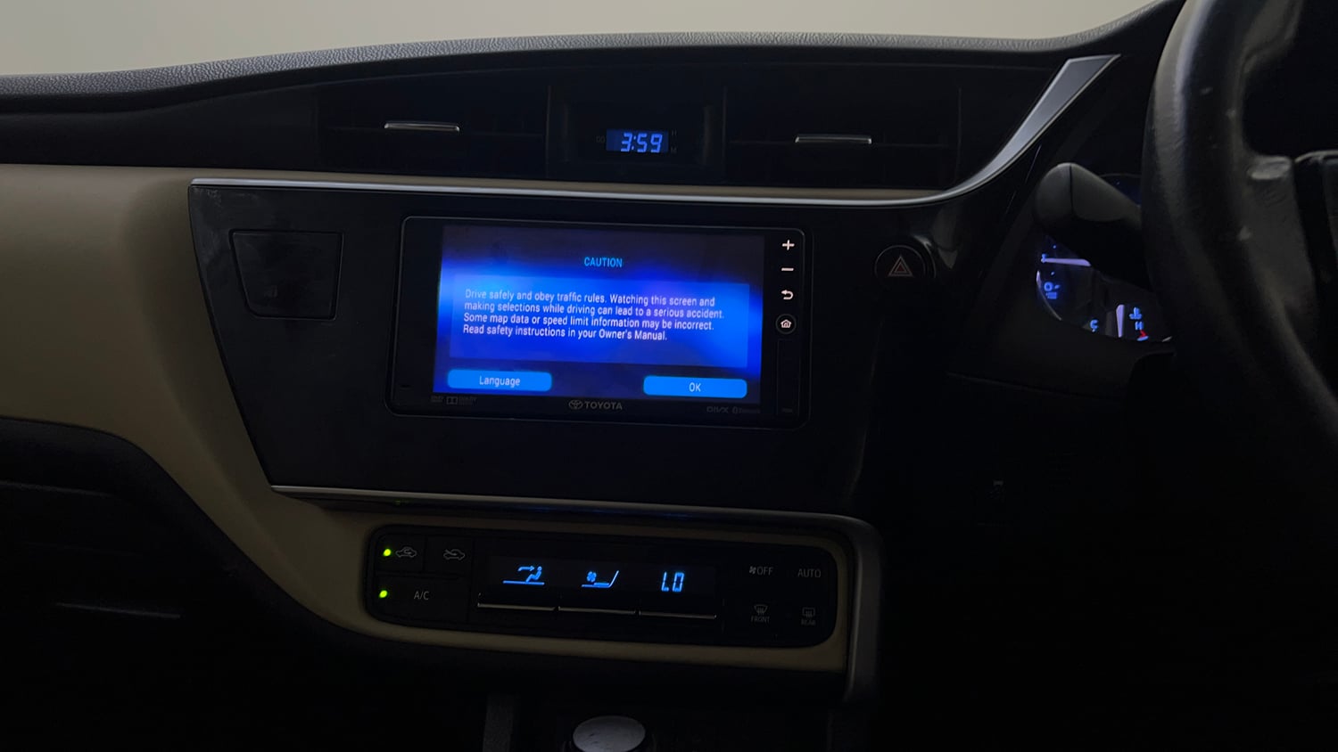 Used 2018 Toyota Corolla Altis VL CVT Petrol Petrol Automatic interior MUSIC SYSTEM & AC CONTROL VIEW