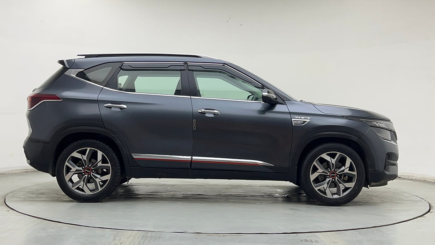 Used 2023 Kia Seltos X Line 1.4 DCT Petrol Automatic exterior RIGHT SIDE VIEW