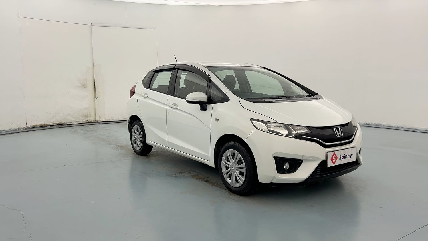 Used 2016 Honda Jazz SV Petrol Petrol Manual exterior RIGHT FRONT CORNER VIEW