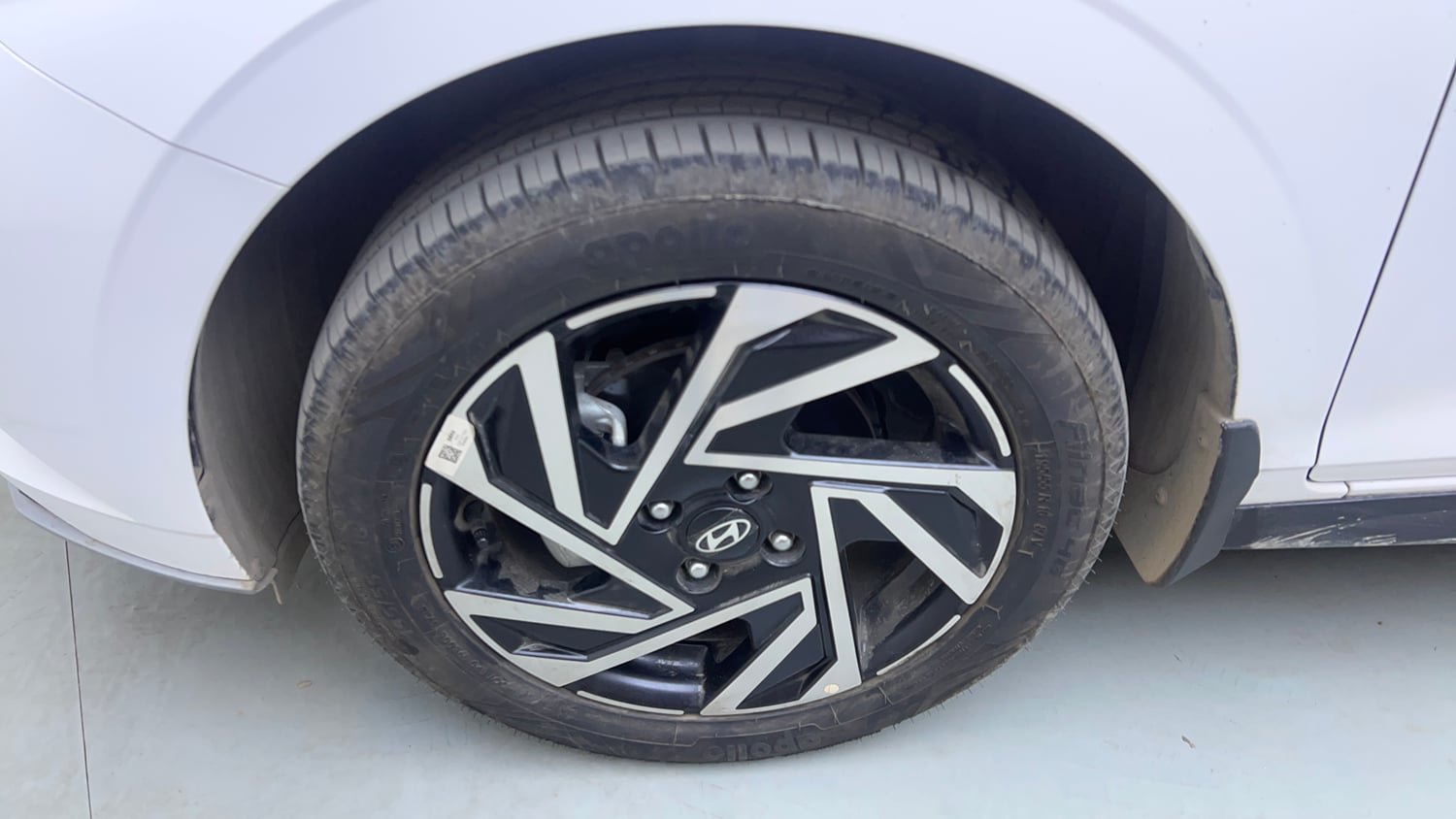 Used 2026 Hyundai New i20 Asta (O) 1.2 IVT Petrol Automatic tyres LEFT FRONT TYRE RIM VIEW
