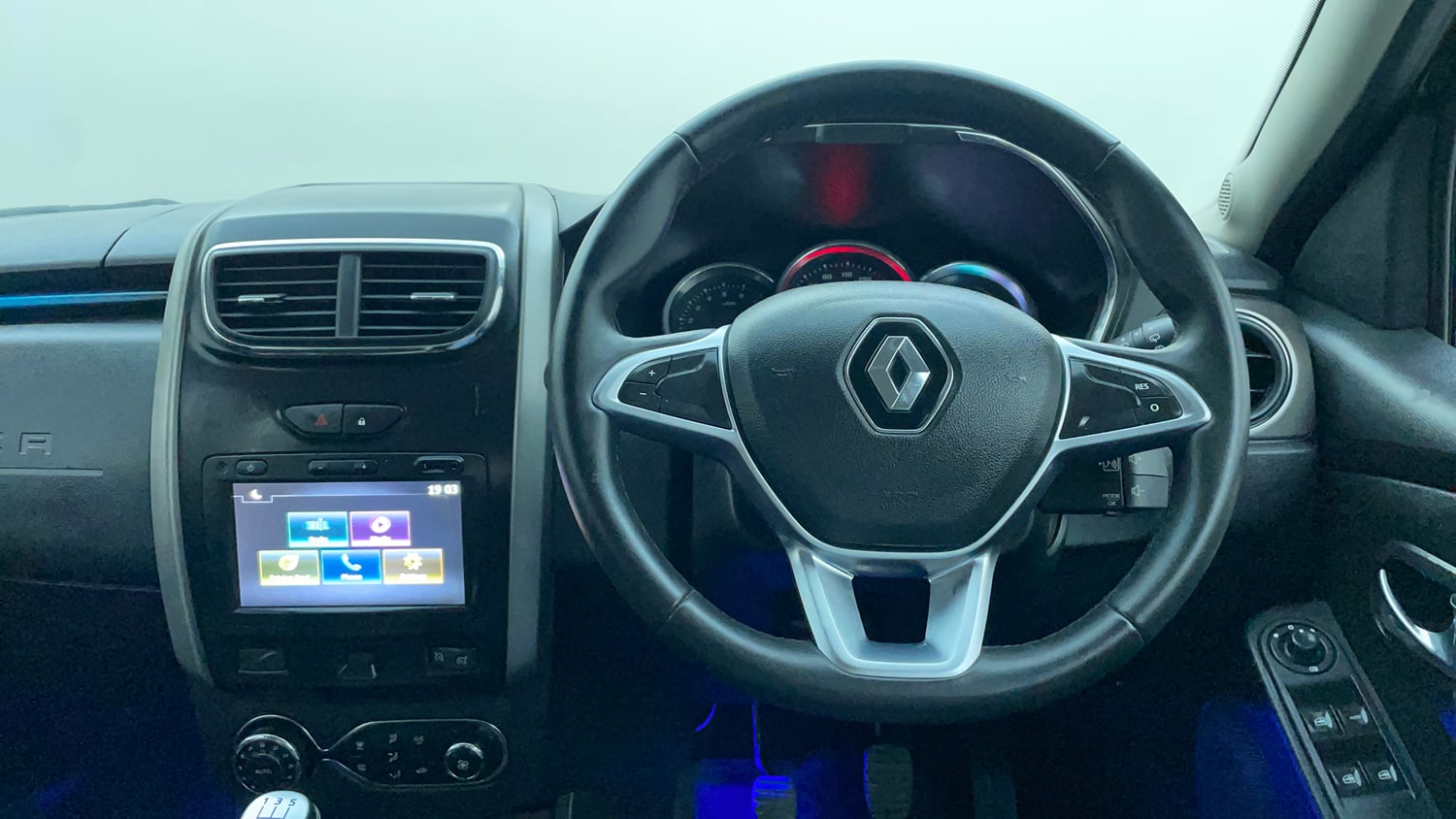 Used 2021 Renault Duster RXZ 1.5 Petrol MT Petrol Manual interior STEERING VIEW