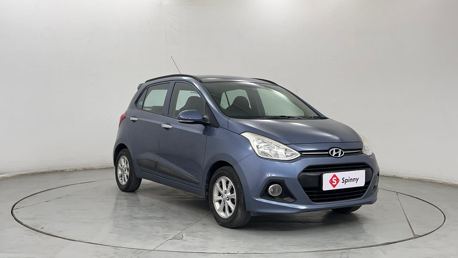 Used 2015 Hyundai Grand i10 Asta AT 1.2 Kappa VTVT Petrol Automatic exterior RIGHT FRONT CORNER VIEW