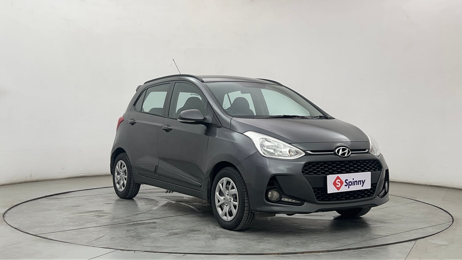 Used 2019 Hyundai Grand i10 Sportz 1.2 Kappa VTVT Petrol Manual exterior RIGHT FRONT CORNER VIEW
