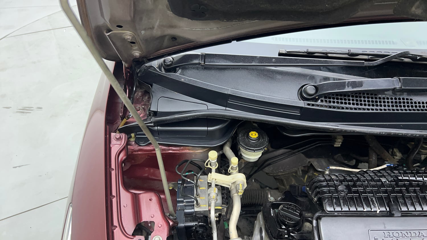 Used 2017 Honda Jazz V AT Petrol Petrol Automatic engine ENGINE RIGHT SIDE HINGE & APRON VIEW