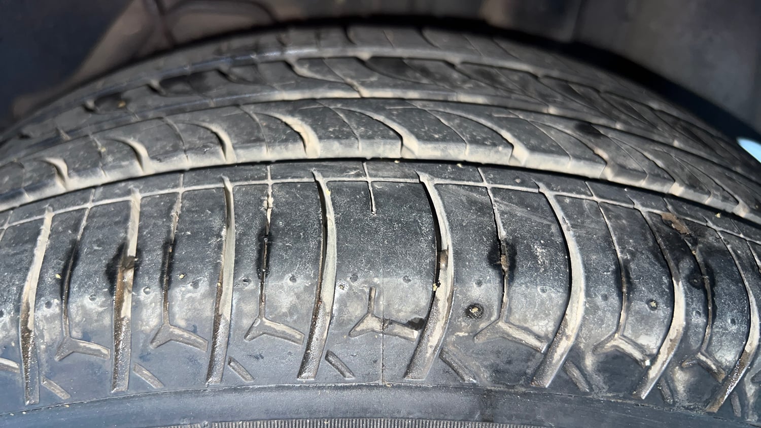 Used 2016 Ford Figo Titanium1.5 TDCi Diesel Manual tyres LEFT REAR TYRE TREAD VIEW