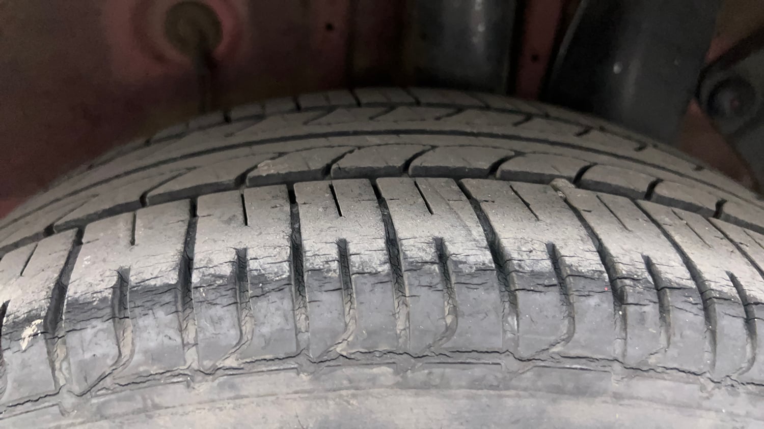 Used 2018 Hyundai Elite i20 Asta 1.2 (O) Petrol Manual tyres LEFT REAR TYRE TREAD VIEW