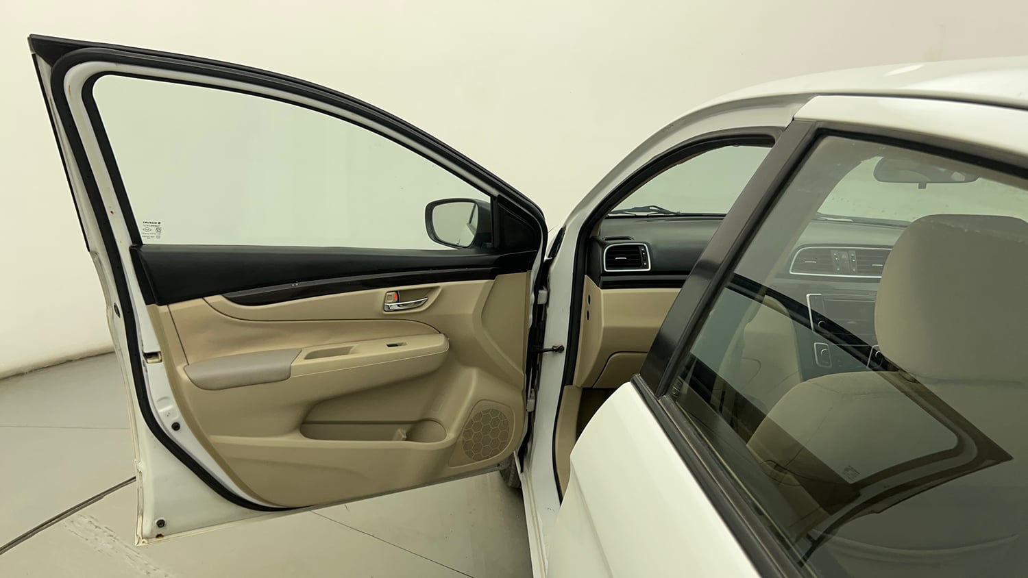 Used 2016 Maruti Suzuki Ciaz VXi+ Petrol Manual interior LEFT FRONT DOOR OPEN VIEW
