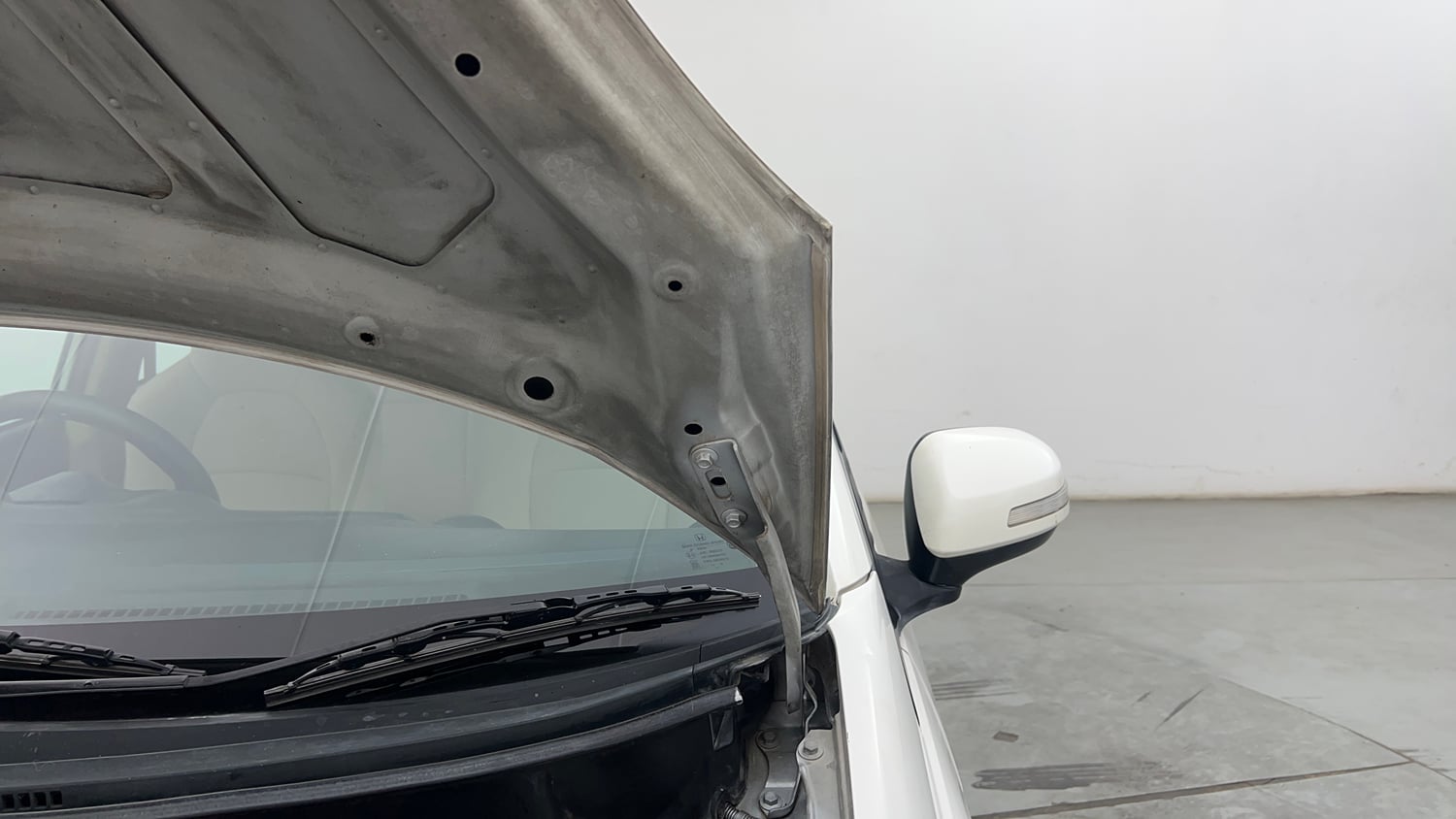 Used 2014 Honda Amaze 1.2 VX AT i-VTEC Petrol Automatic engine ENGINE LEFT SIDE HINGE & APRON VIEW