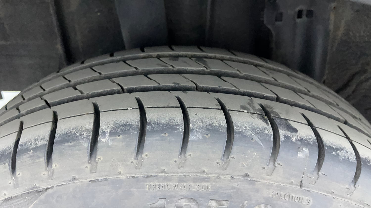 Used 2022 Renault Triber RXZ Dual Tone Petrol Manual tyres RIGHT REAR TYRE TREAD VIEW
