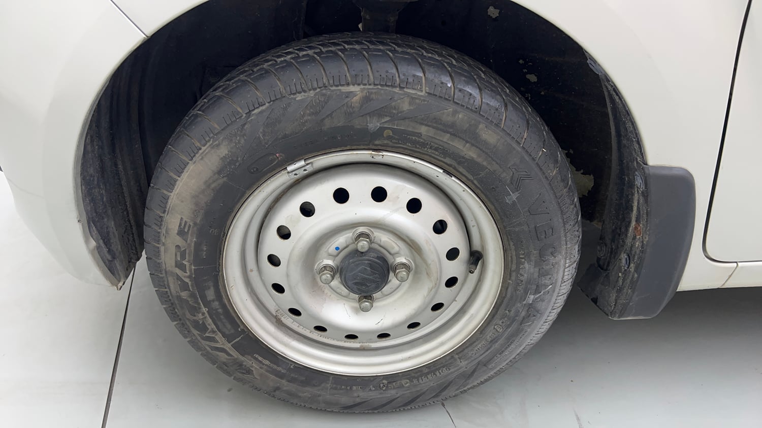 Used 2019 Maruti Suzuki Wagon R LXi 1.0 Petrol Manual tyres LEFT FRONT TYRE RIM VIEW