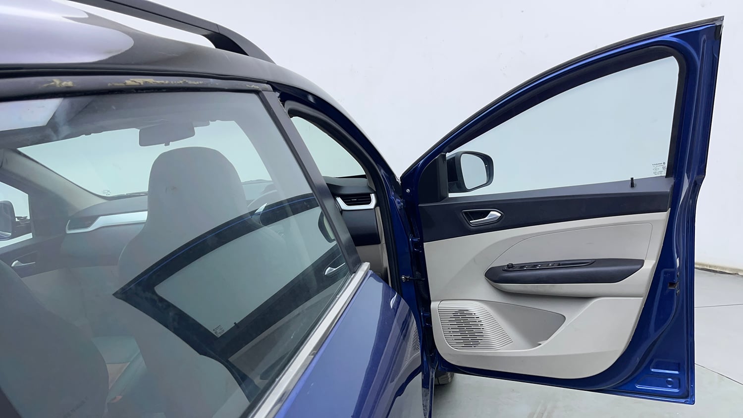 Used 2022 Renault Triber RXZ Dual Tone Petrol Manual interior RIGHT FRONT DOOR OPEN VIEW
