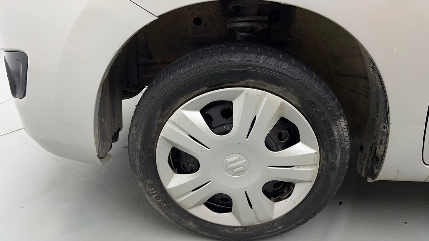 Used 2014 Maruti Suzuki Wagon R VXI Petrol Manual tyres LEFT FRONT TYRE RIM VIEW