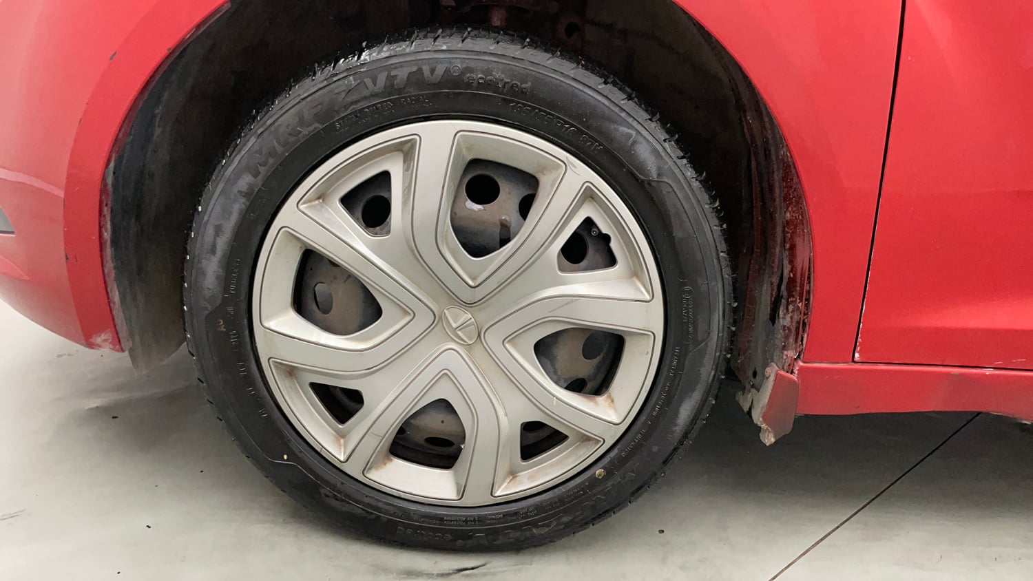 Used 2020 Tata Altroz XT Petrol Petrol Manual tyres LEFT FRONT TYRE RIM VIEW