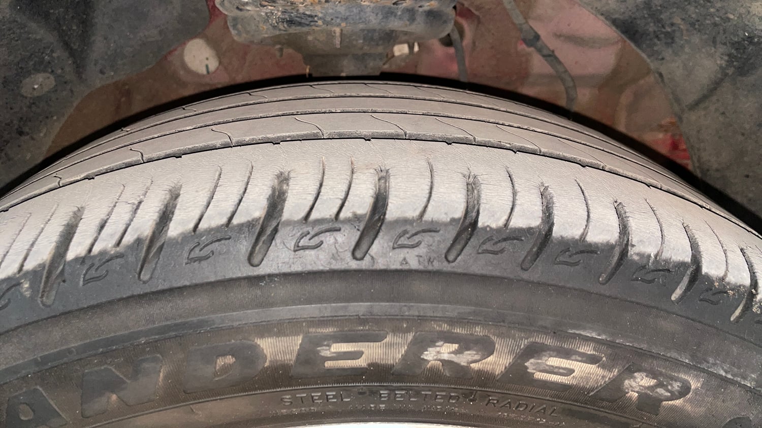 Used 2021 Mahindra XUV 300 W8 1.2 Petrol Petrol Manual tyres RIGHT FRONT TYRE TREAD VIEW