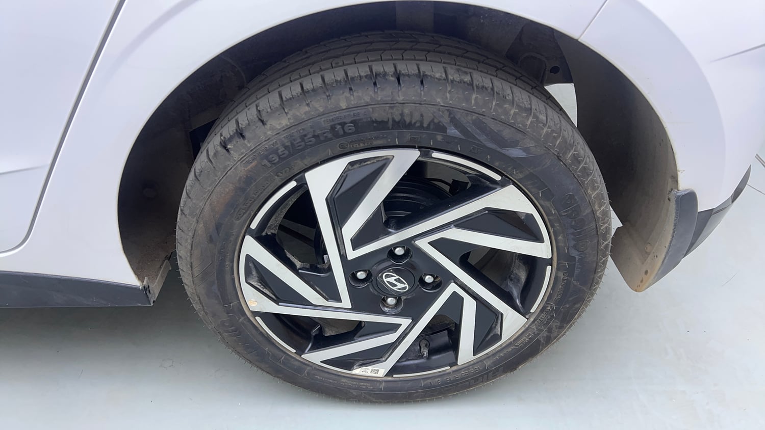 Used 2026 Hyundai New i20 Asta (O) 1.2 IVT Petrol Automatic tyres LEFT REAR TYRE RIM VIEW