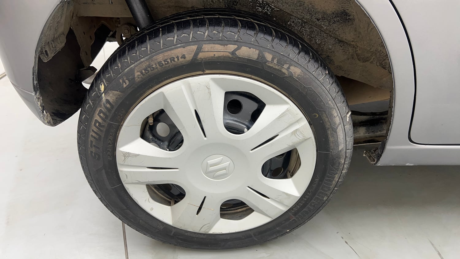 Used 2018 Maruti Suzuki Wagon R 1.0 VXI AMT (O) Petrol Automatic tyres RIGHT REAR TYRE RIM VIEW