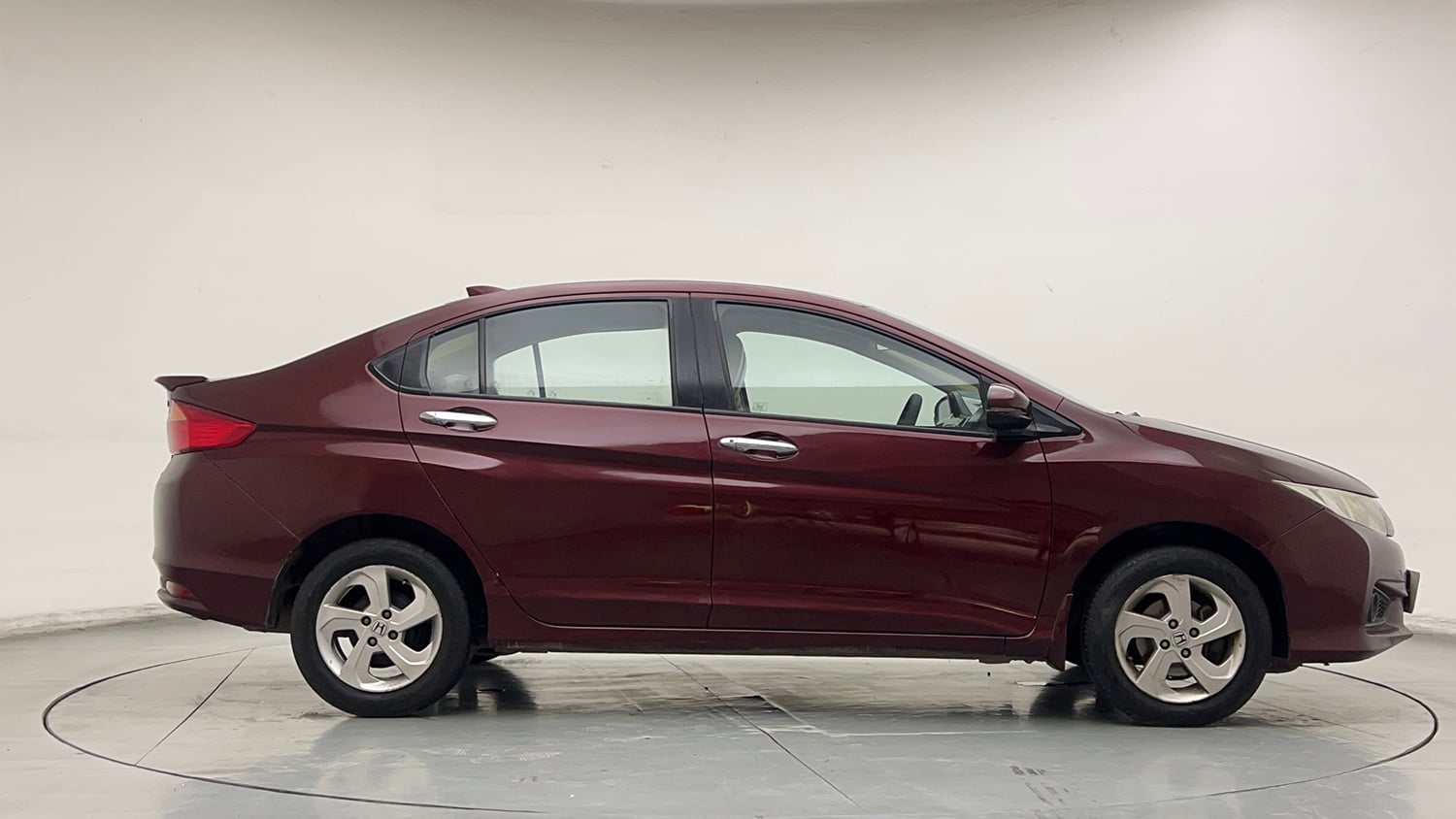 Used 2016 Honda City V Petrol Manual exterior RIGHT SIDE VIEW
