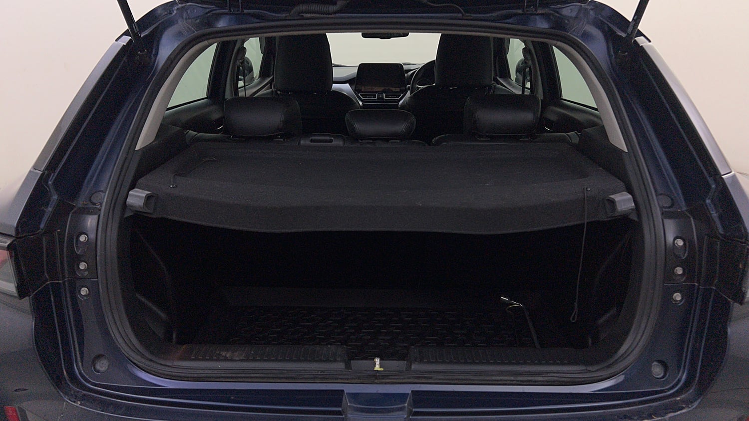 Used 2024 Maruti Suzuki Fronx Alpha 1.0L Turbo 6 AT Petrol Automatic interior DICKY INSIDE VIEW