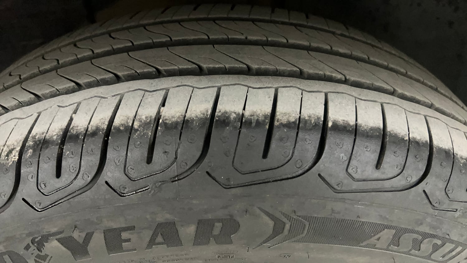 Used 2022 Tata Altroz XZA Petrol Petrol Automatic tyres LEFT REAR TYRE TREAD VIEW