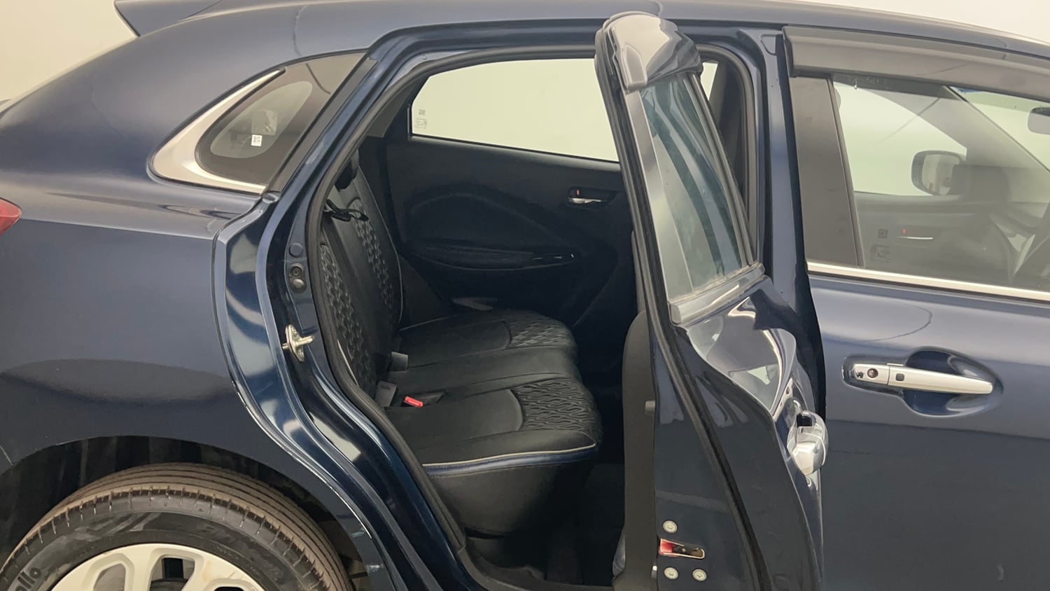 Used 2022 Maruti Suzuki Baleno Zeta AGS Petrol Automatic interior RIGHT SIDE REAR DOOR CABIN VIEW