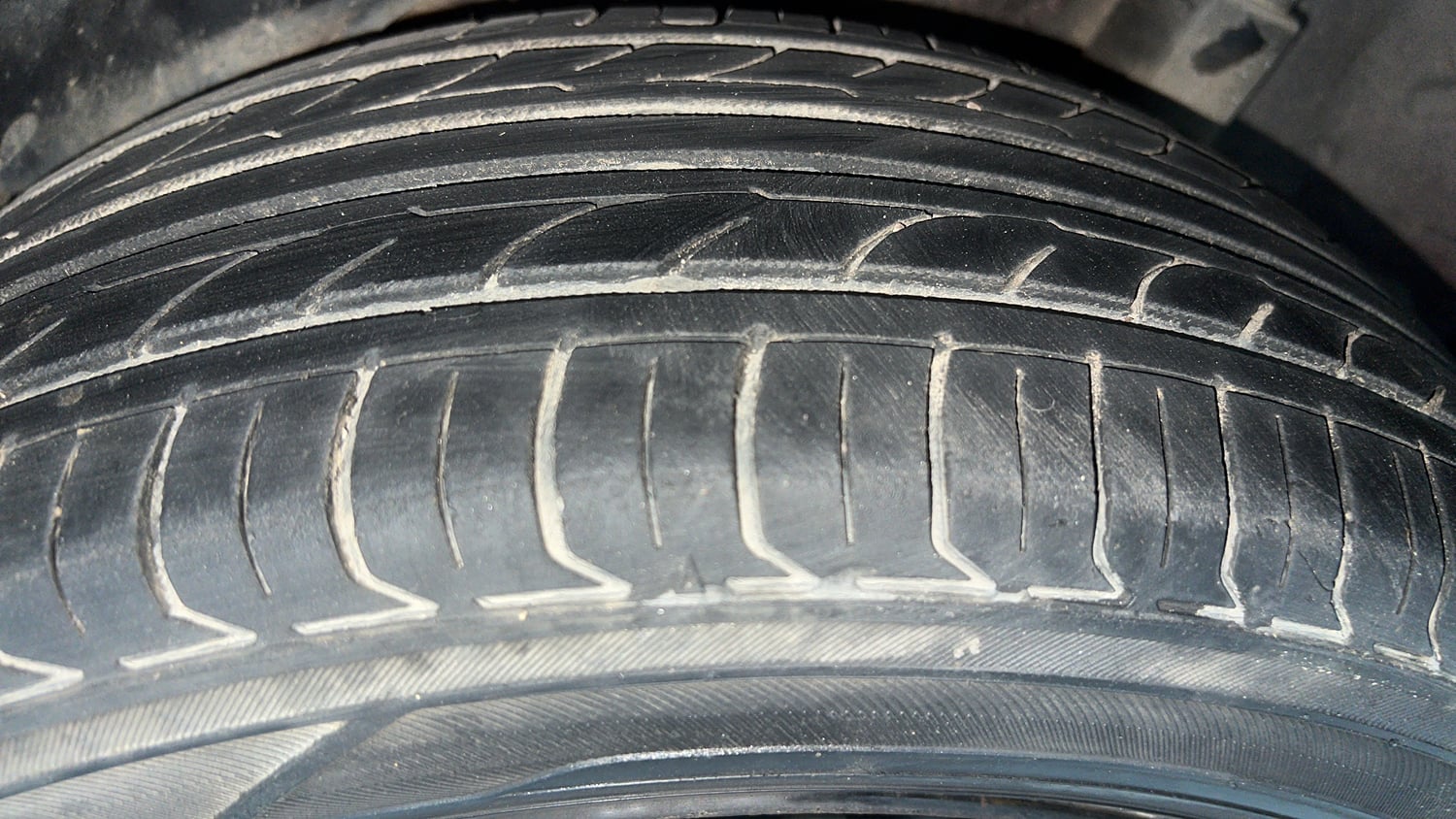 Used 2014 Honda Amaze 1.2 S i-VTEC Petrol Manual tyres LEFT REAR TYRE TREAD VIEW