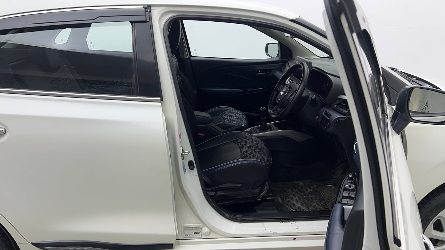 Used 2022 Maruti Suzuki Baleno Zeta MT Petrol Manual interior RIGHT SIDE FRONT DOOR CABIN VIEW