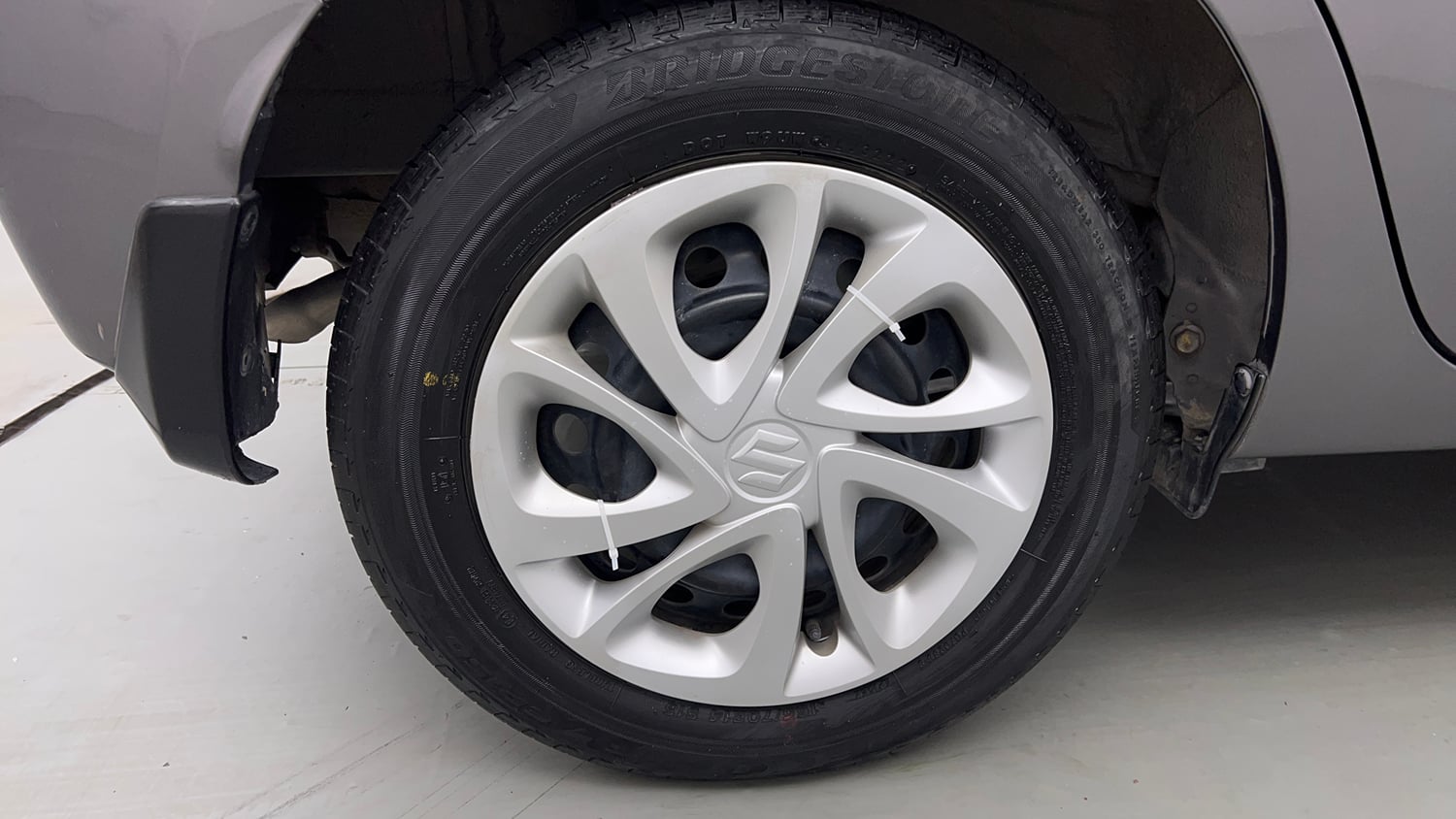 Used 2022 Maruti Suzuki Celerio ZXi Petrol Manual tyres RIGHT REAR TYRE RIM VIEW