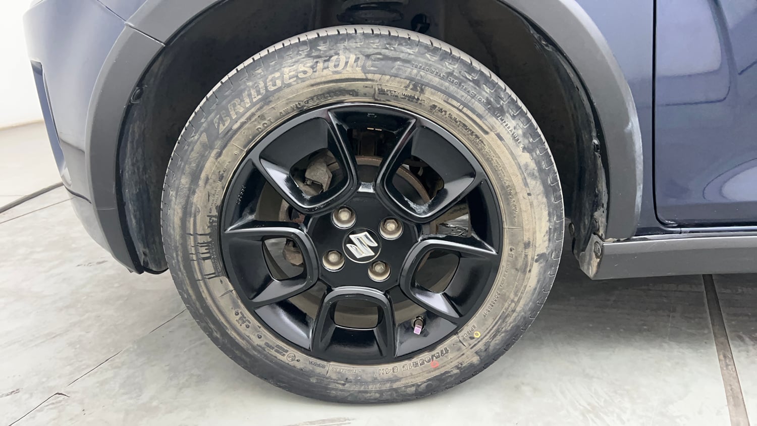 Used 2022 Maruti Suzuki Ignis Zeta 1.2 MT Petrol Manual tyres LEFT FRONT TYRE RIM VIEW
