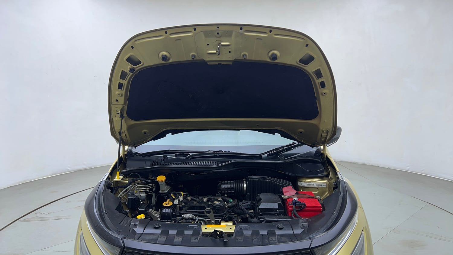 Used 2020 Tata Altroz XZ Petrol Petrol Manual engine ENGINE & BONNET OPEN FRONT VIEW