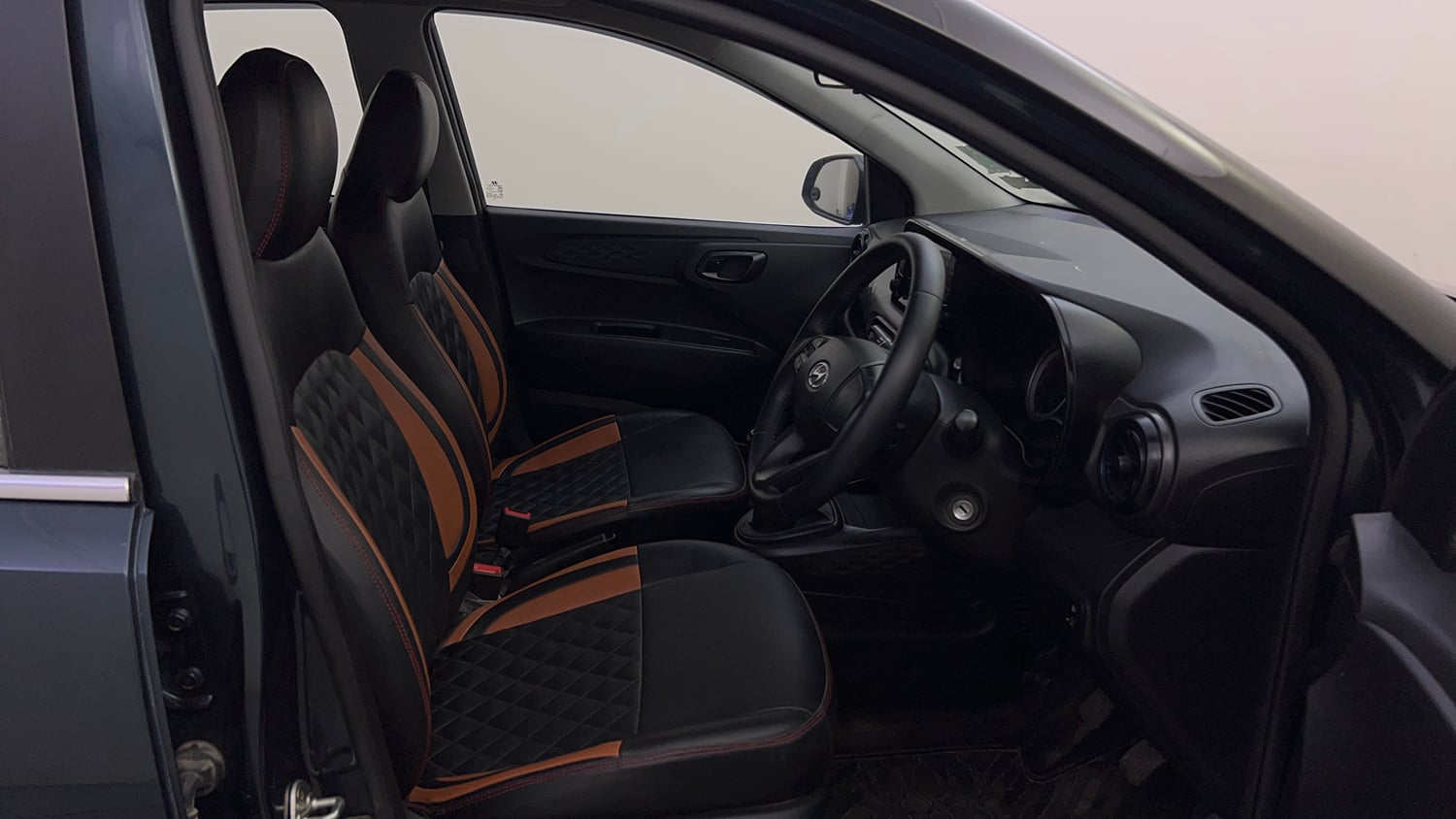 Used 2021 Hyundai Grand i10 Nios Sportz 1.2 Kappa VTVT Dual Tone Petrol Manual interior RIGHT SIDE FRONT DOOR CABIN VIEW