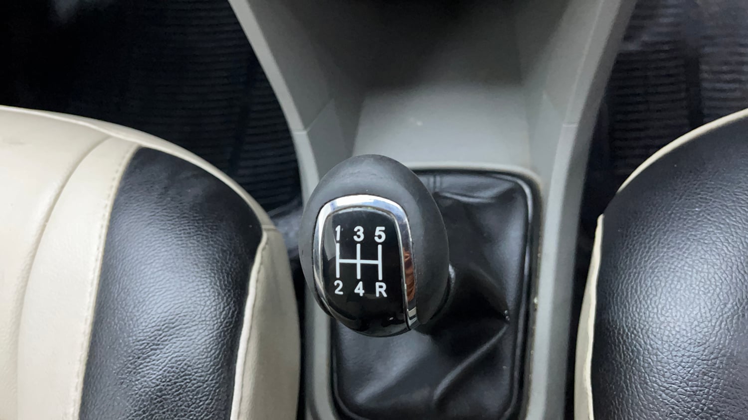 Used 2018 Tata Tiago Revotron XZ Petrol Manual interior GEAR  KNOB VIEW
