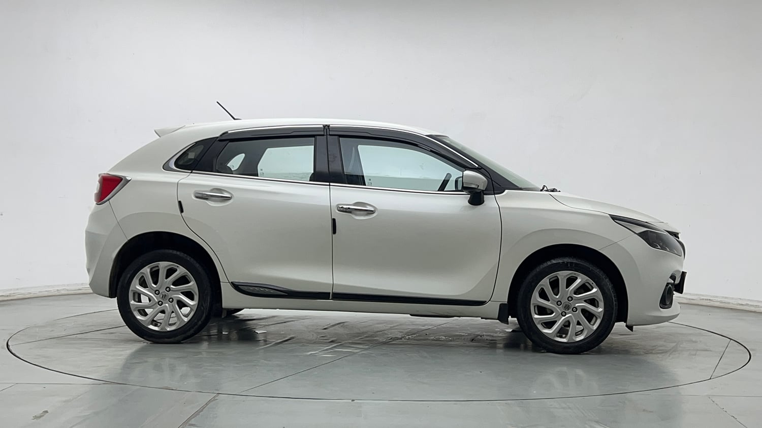 Used 2022 Maruti Suzuki Baleno Zeta MT Petrol Manual exterior RIGHT SIDE VIEW