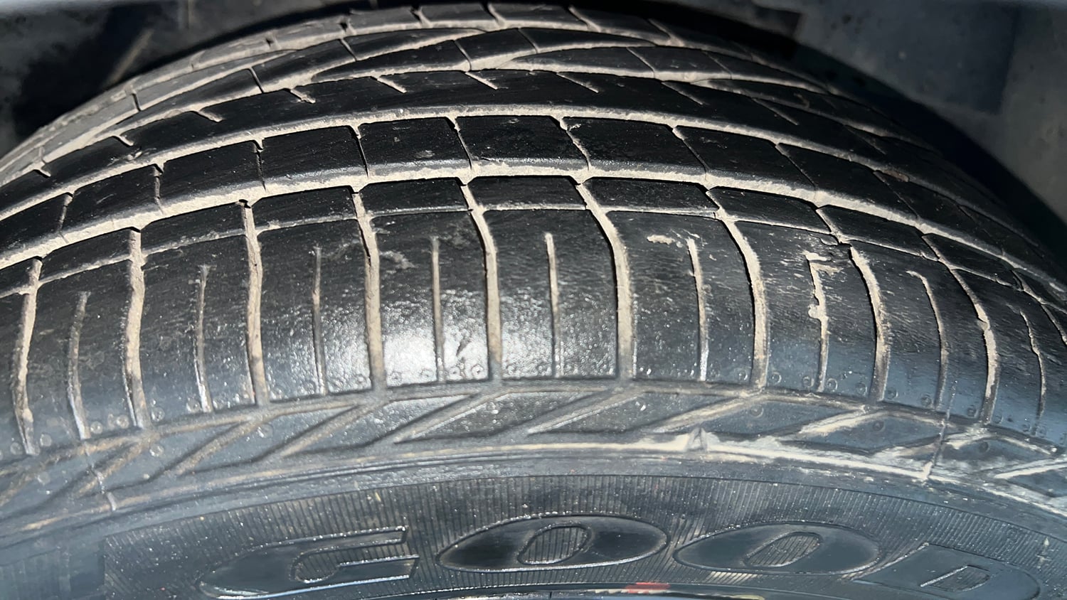 Used 2023 Tata Nexon XZ Plus (S) Dark Edition Petrol Manual tyres RIGHT FRONT TYRE TREAD VIEW