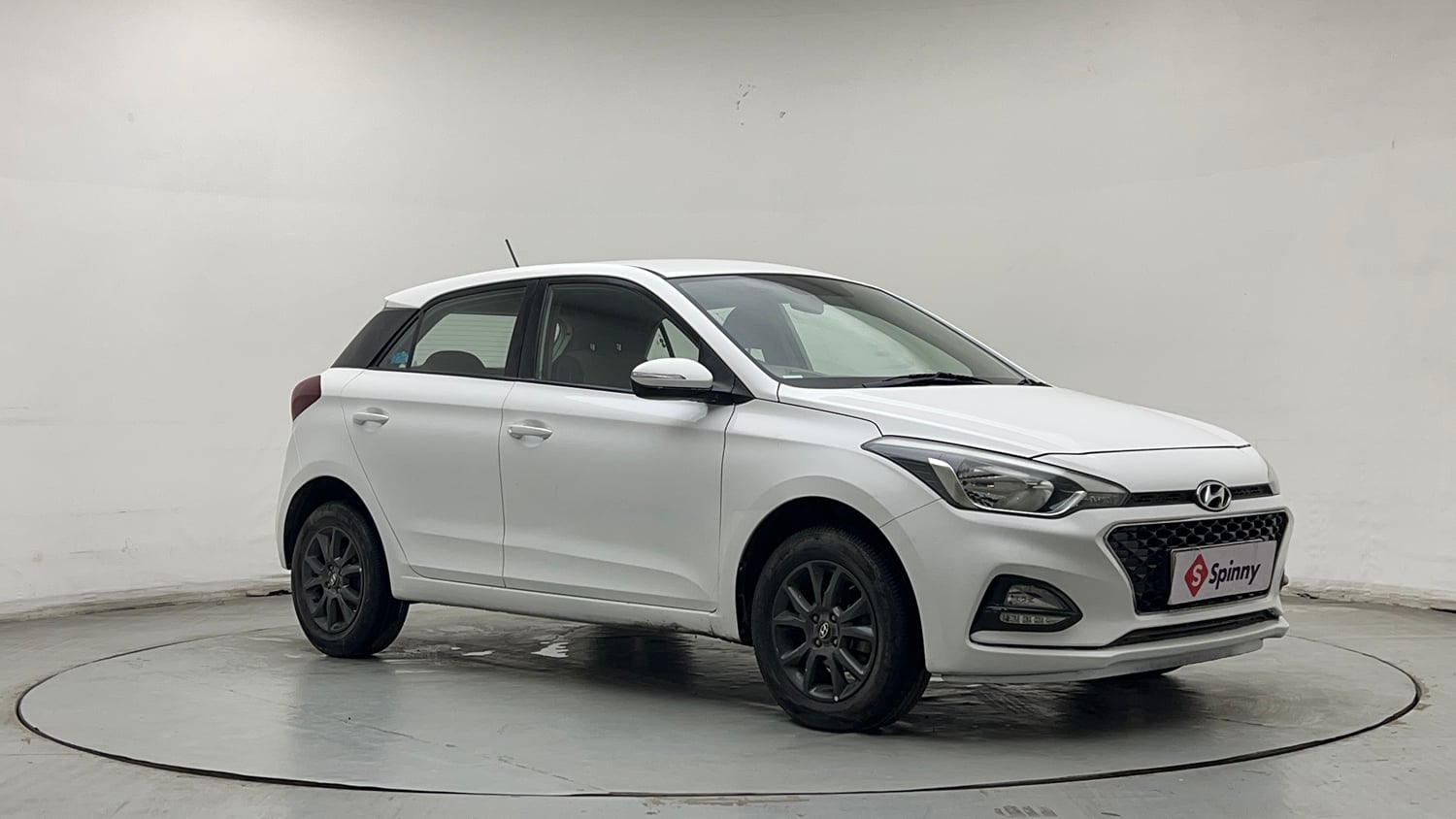 Used 2019 Hyundai Elite i20 Sportz Plus 1.2 CVT Petrol Automatic exterior RIGHT FRONT CORNER VIEW