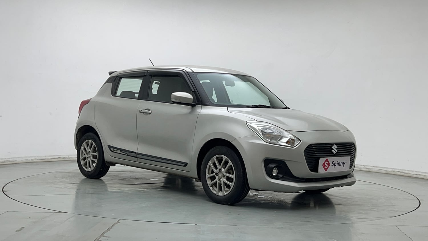 Used 2018 Maruti Suzuki Swift ZXi AMT Petrol Automatic exterior RIGHT FRONT CORNER VIEW