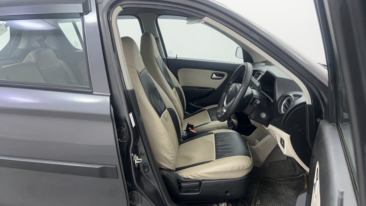 Used 2019 Maruti Suzuki Alto 800 LXi CNG Cng Manual interior RIGHT SIDE FRONT DOOR CABIN VIEW