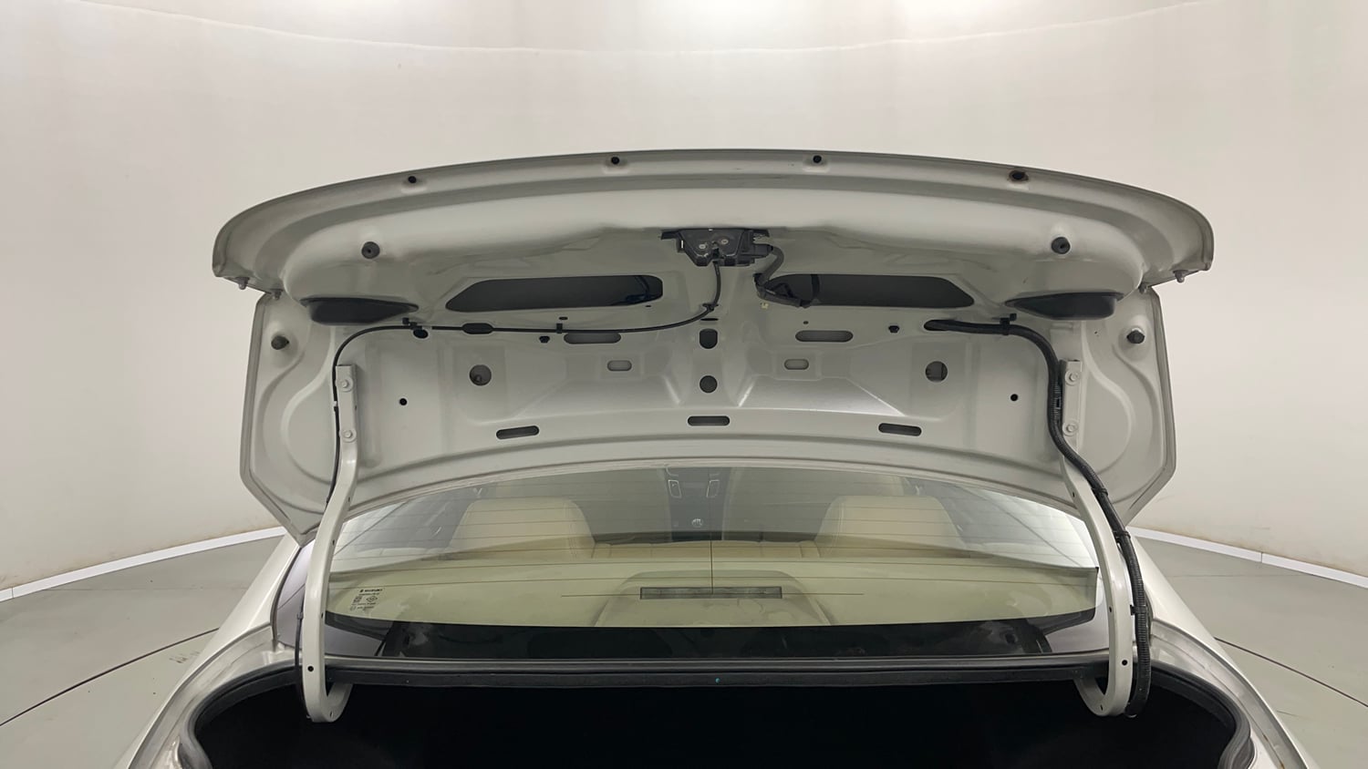 Used 2016 Maruti Suzuki Ciaz VXi+ Petrol Manual interior DICKY DOOR OPEN VIEW