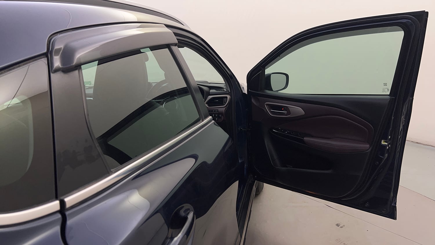 Used 2024 Maruti Suzuki Fronx Alpha 1.0L Turbo 6 AT Petrol Automatic interior RIGHT FRONT DOOR OPEN VIEW