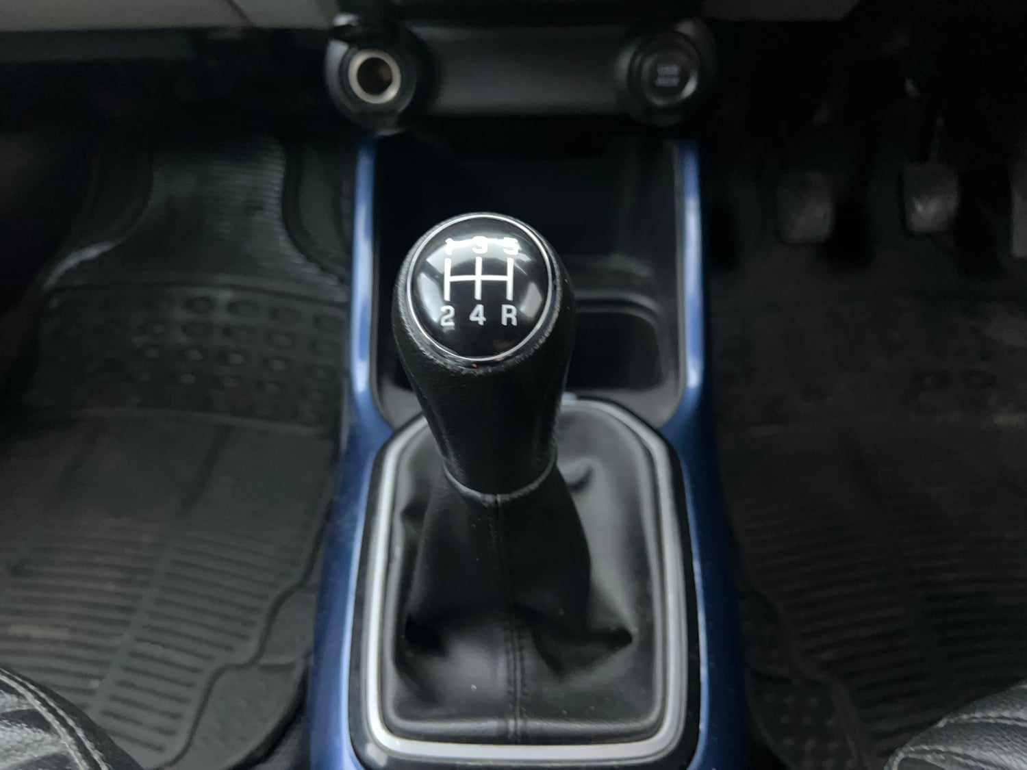 Used 2022 Maruti Suzuki Ignis Zeta 1.2 MT Petrol Manual interior GEAR  KNOB VIEW