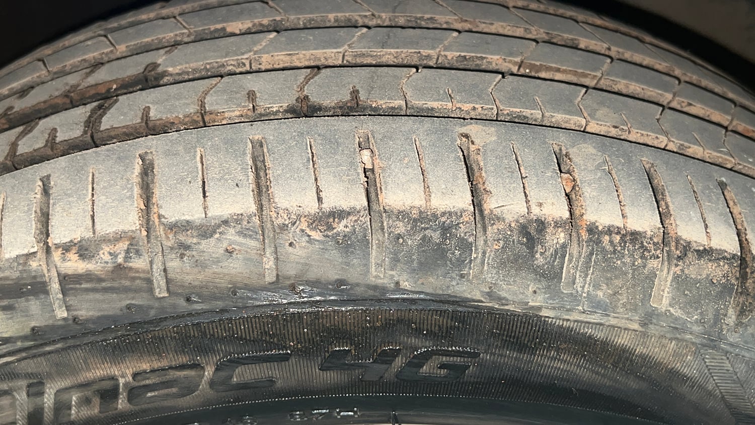 Used 2022 Maruti Suzuki Baleno Zeta AGS Petrol Automatic tyres RIGHT FRONT TYRE TREAD VIEW