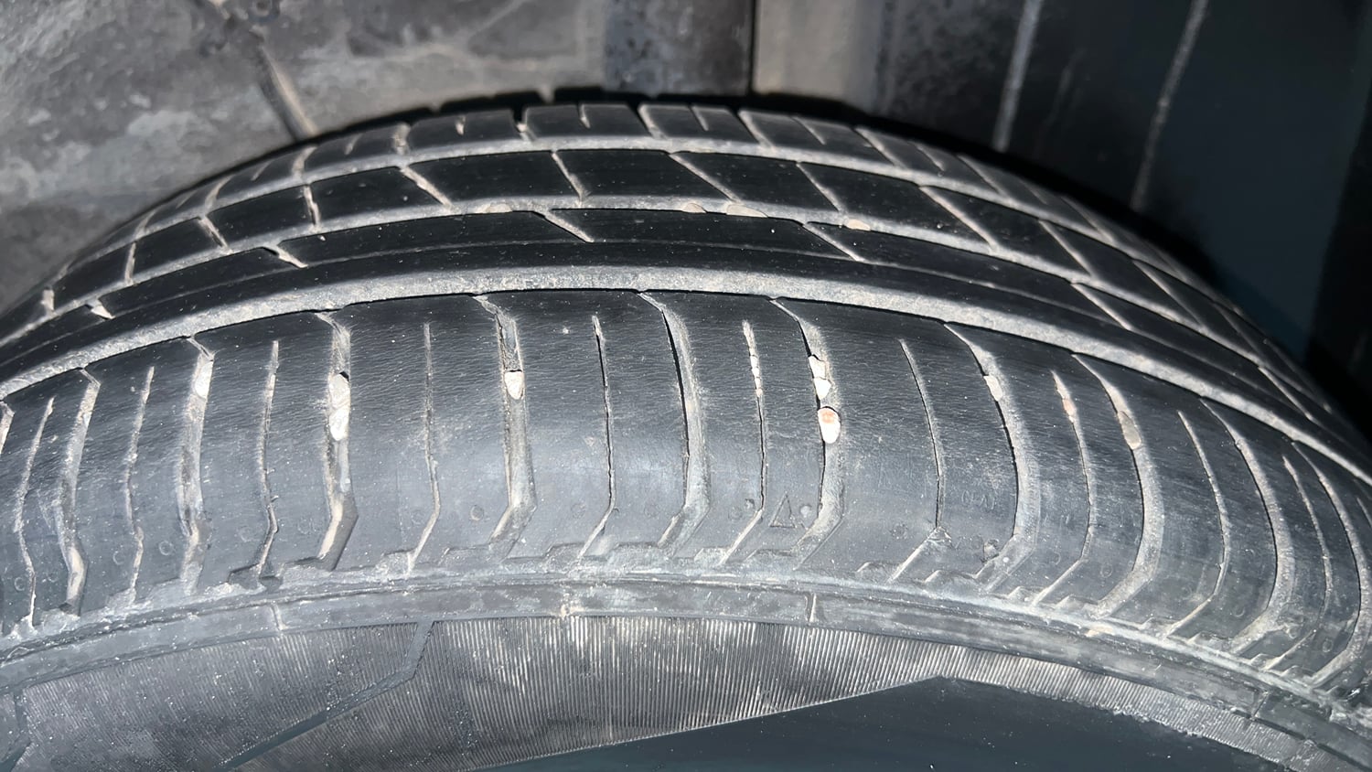 Used 2024 Tata Punch Pure MT Petrol Manual tyres LEFT REAR TYRE TREAD VIEW