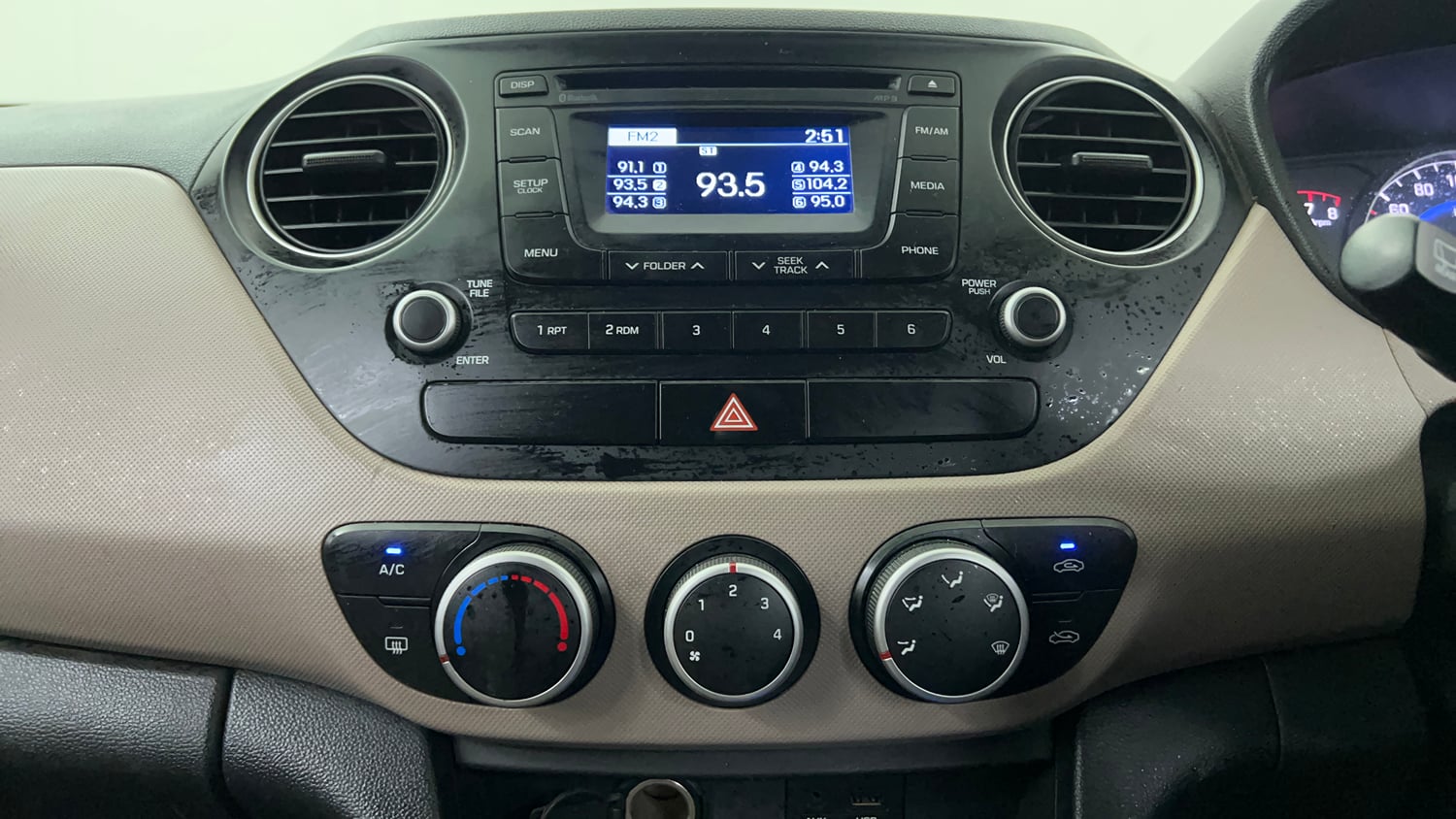 Used 2015 Hyundai Grand i10 Asta AT 1.2 Kappa VTVT Petrol Automatic interior MUSIC SYSTEM & AC CONTROL VIEW