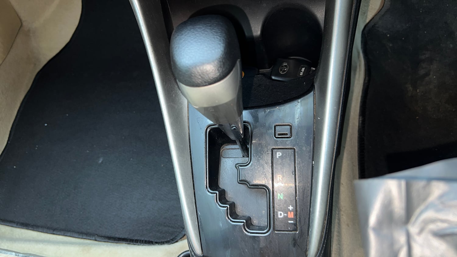 Used 2019 Toyota Yaris G CVT Petrol Automatic interior GEAR  KNOB VIEW
