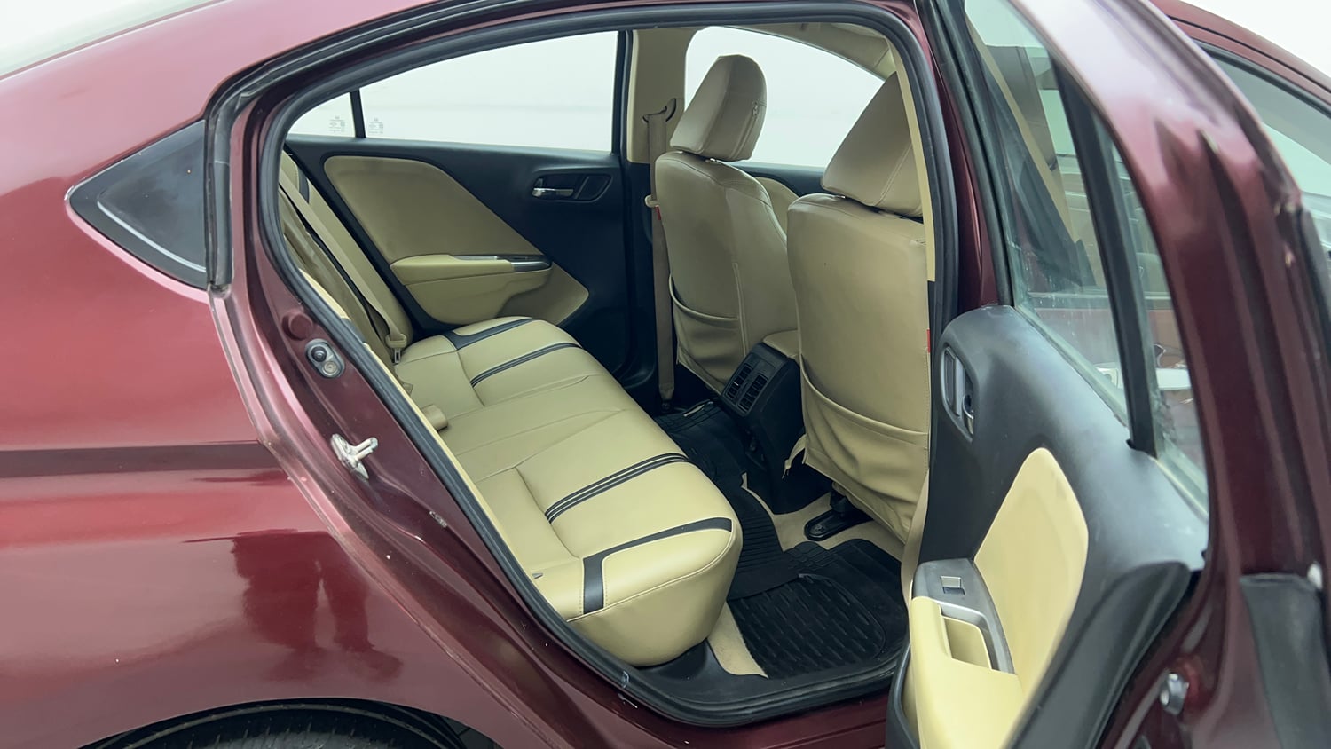 Used 2016 Honda City V Petrol Manual interior RIGHT SIDE REAR DOOR CABIN VIEW