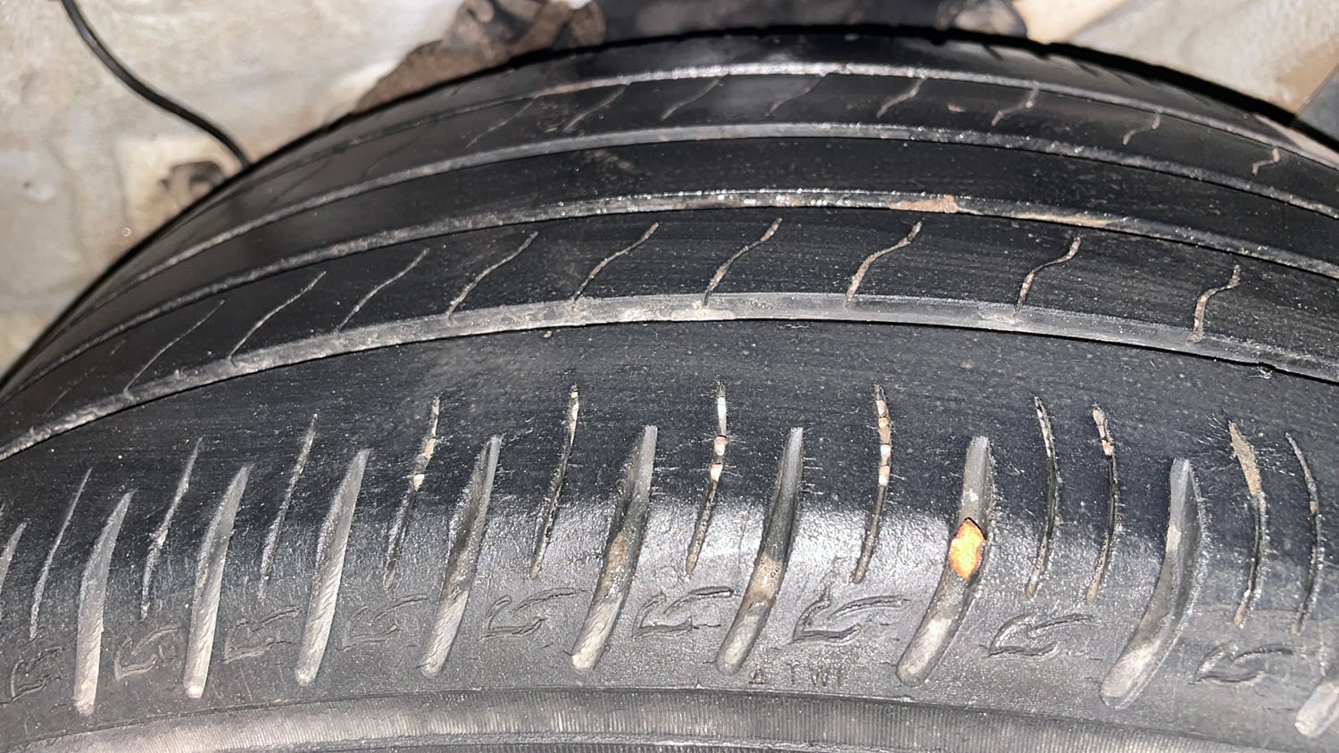 Used 2021 Hyundai Venue SX Plus 1.0 Turbo DCT Petrol Automatic tyres LEFT REAR TYRE TREAD VIEW